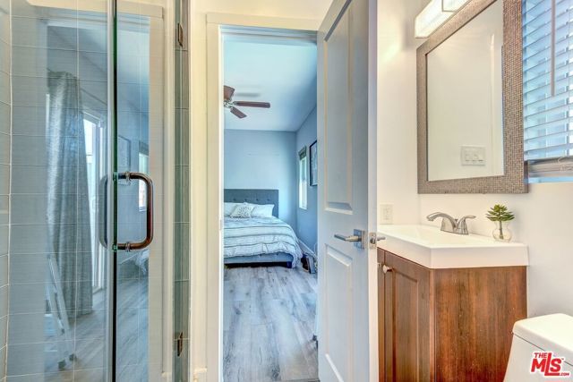 9001 S 5TH Avenue, Inglewood, CA 90305