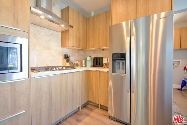 9001 S 5TH Avenue, Inglewood, CA 90305