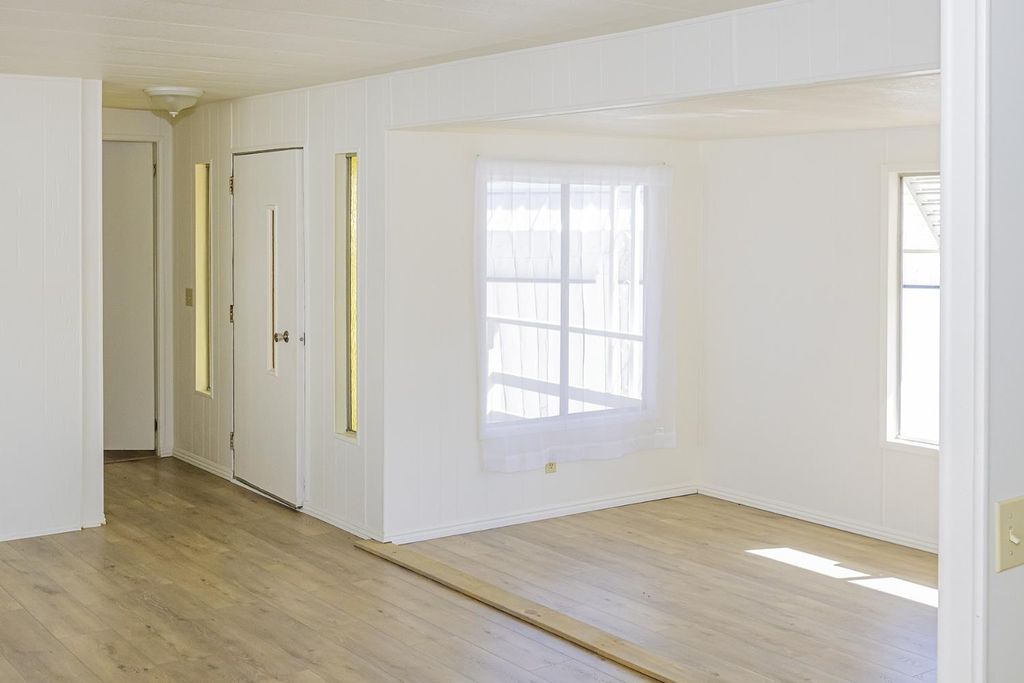 Image 3 of property listing at 371 Bethel Avenue # 129, Sanger, CA 93657