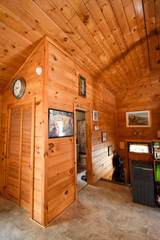 42 Oneida Lane, Jay, NY 12941