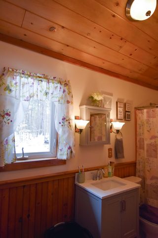 42 Oneida Lane, Jay, NY 12941