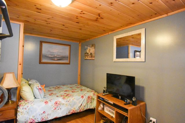 42 Oneida Lane, Jay, NY 12941