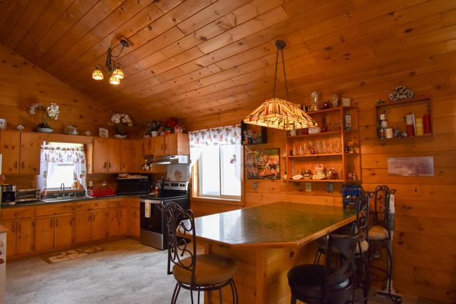 42 Oneida Lane, Jay, NY 12941