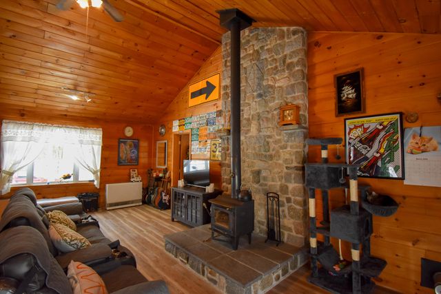 42 Oneida Lane, Jay, NY 12941