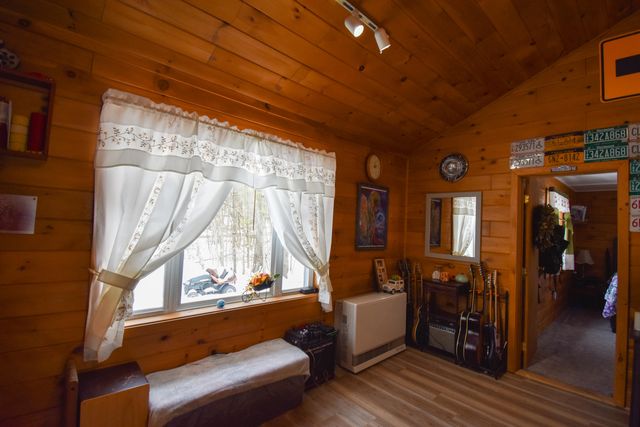 42 Oneida Lane, Jay, NY 12941