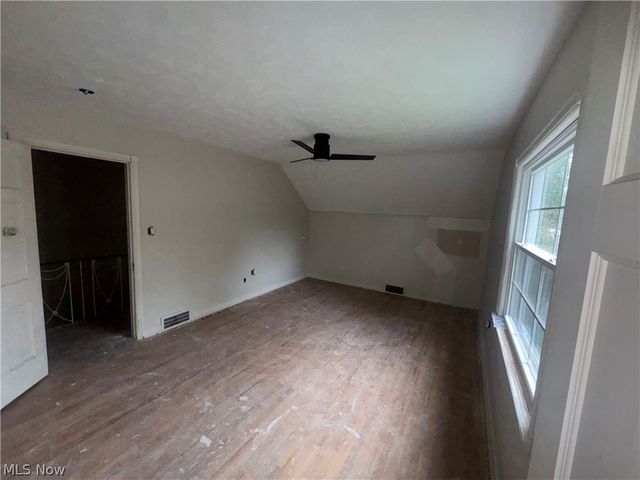 1289 Hereford Road, Cleveland Heights, OH 44118
