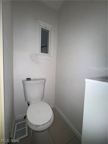 1289 Hereford Road, Cleveland Heights, OH 44118
