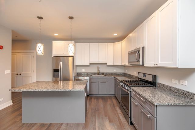 1202 Waukegan Road 306, Glenview, IL 60025