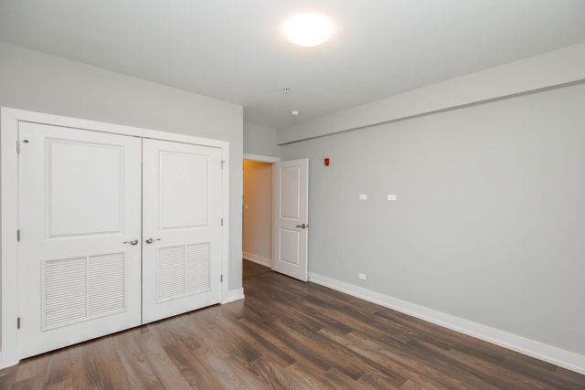 1202 Waukegan Road 306, Glenview, IL 60025