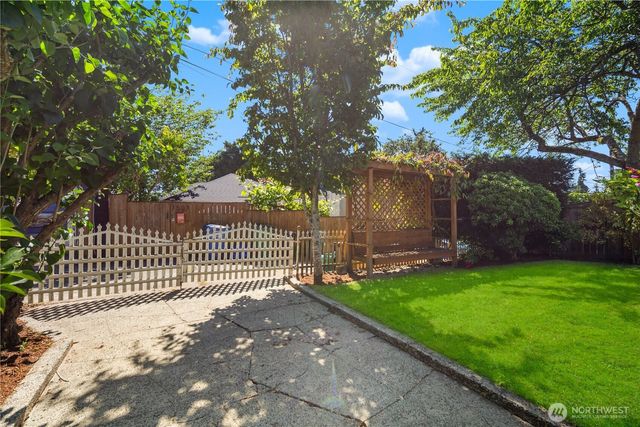 7506 23rd Avenue NW, Seattle, WA 98117