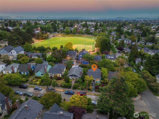 7506 23rd Avenue NW, Seattle, WA 98117