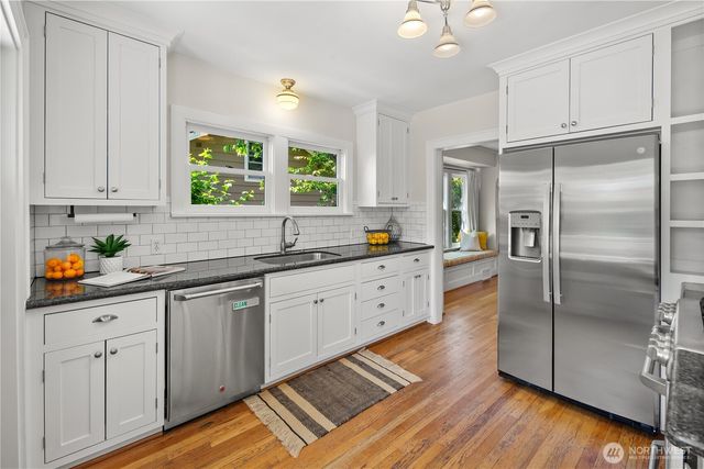 7506 23rd Avenue NW, Seattle, WA 98117