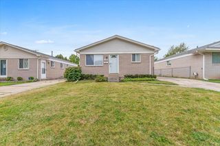 23021 Almond Avenue, Eastpointe, MI 48021
