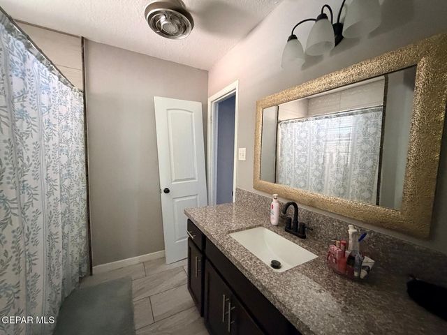 3709 ROSLYN Drive, Horizon City, TX 79928