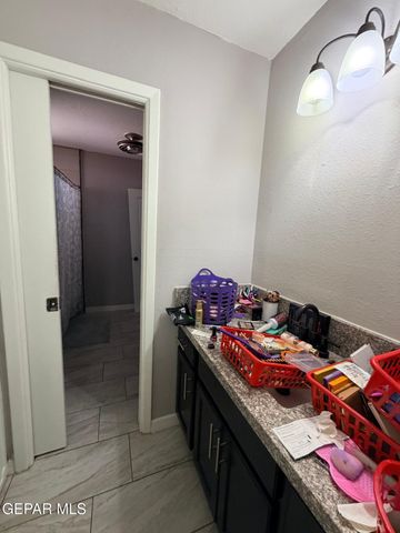 3709 ROSLYN Drive, Horizon City, TX 79928