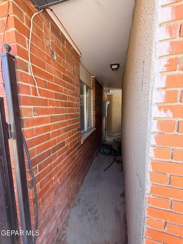 3709 ROSLYN Drive, Horizon City, TX 79928