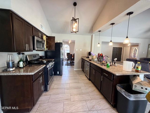 3709 ROSLYN Drive, Horizon City, TX 79928