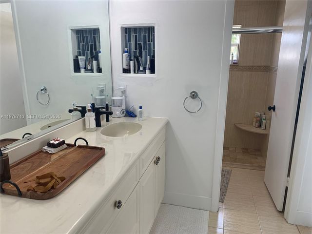 2925 E Aviary Dr 2925, Cooper City, FL 33026