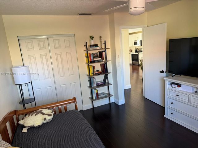 2925 E Aviary Dr 2925, Cooper City, FL 33026