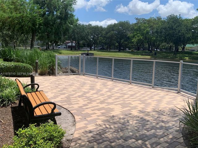 2925 E Aviary Dr 2925, Cooper City, FL 33026