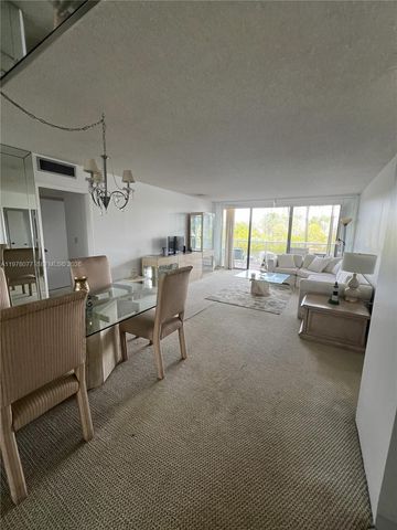 3701 N Country Club Drive 201, Aventura, FL 33180