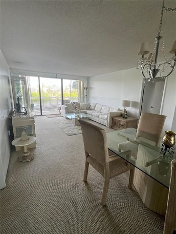 3701 N Country Club Drive 201, Aventura, FL 33180