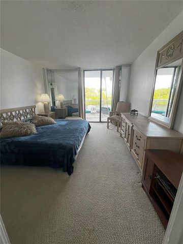 3701 N Country Club Drive 201, Aventura, FL 33180