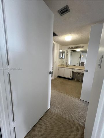 3701 N Country Club Drive 201, Aventura, FL 33180