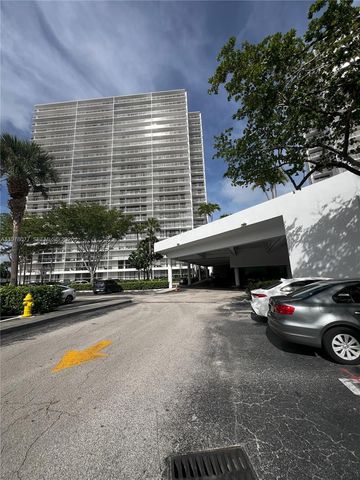 3701 N Country Club Drive 201, Aventura, FL 33180