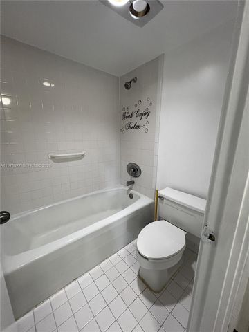 3701 N Country Club Drive 201, Aventura, FL 33180
