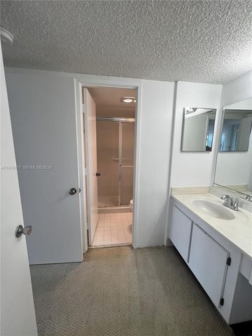 3701 N Country Club Drive 201, Aventura, FL 33180