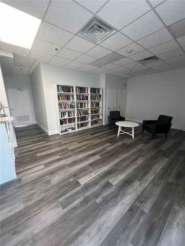 3701 N Country Club Drive 201, Aventura, FL 33180