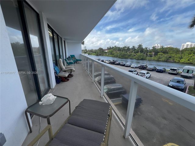 3701 N Country Club Drive 201, Aventura, FL 33180