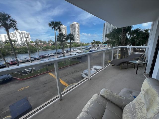 3701 N Country Club Drive 201, Aventura, FL 33180