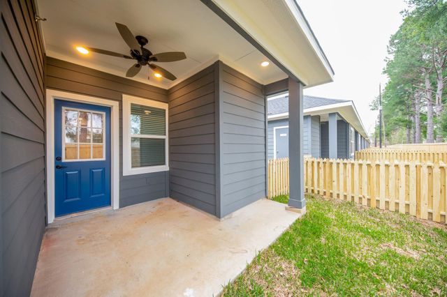 10317 Lake Road 13B, Houston, TX 77070