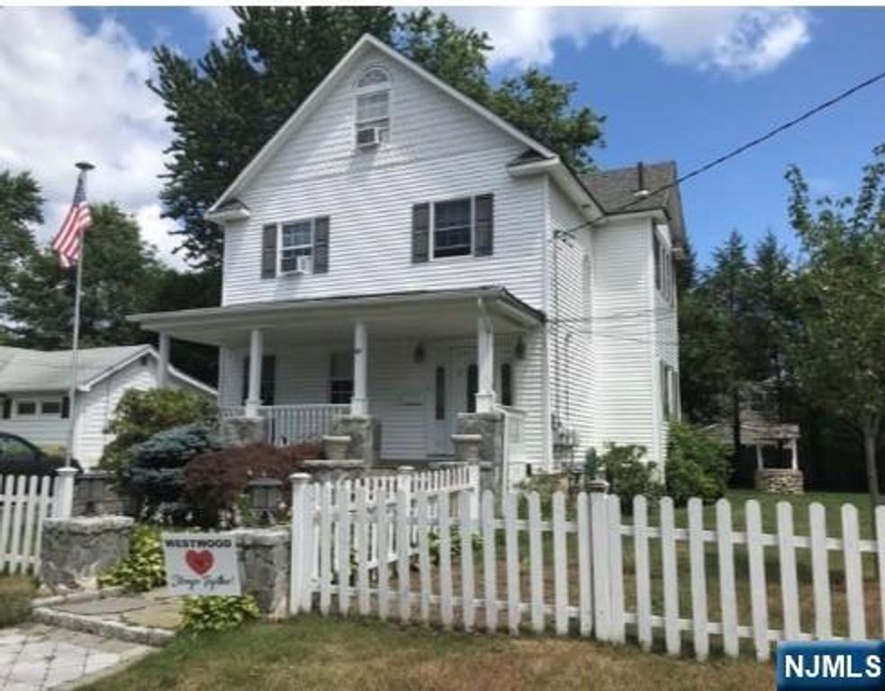 80 Ash Street, Westwood, NJ 07675