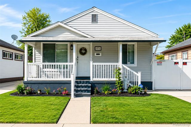 1571 University Avenue, Lincoln Park, MI 48146