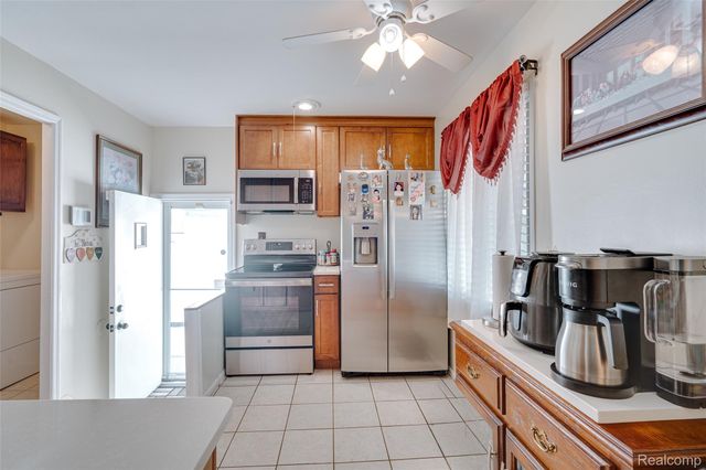 1571 University Avenue, Lincoln Park, MI 48146