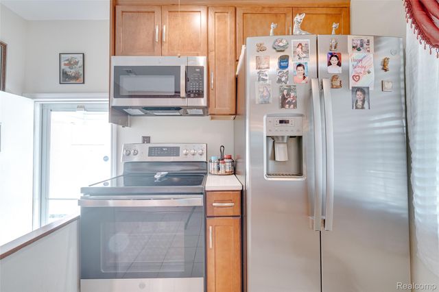 1571 University Avenue, Lincoln Park, MI 48146