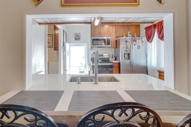 1571 University Avenue, Lincoln Park, MI 48146