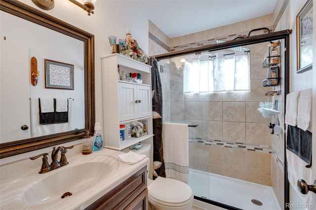 1571 University Avenue, Lincoln Park, MI 48146