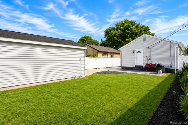 1571 University Avenue, Lincoln Park, MI 48146