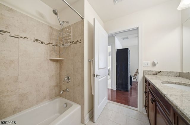 23 Dogwood Ln, Wanaque Boro, NJ 07420