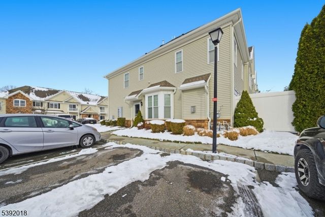 23 Dogwood Ln, Wanaque Boro, NJ 07420