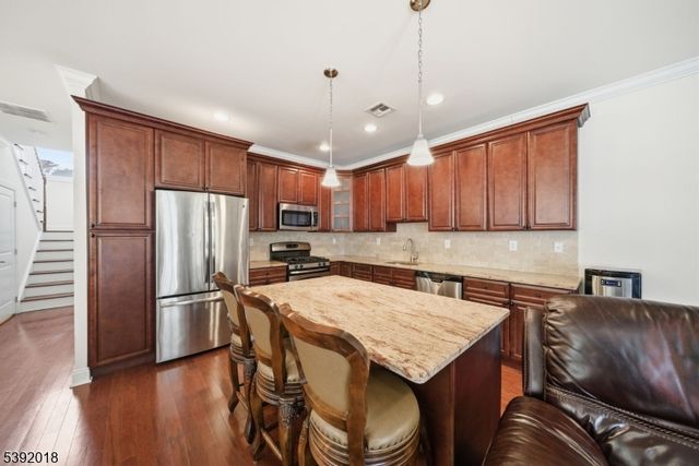 23 Dogwood Ln, Wanaque Boro, NJ 07420