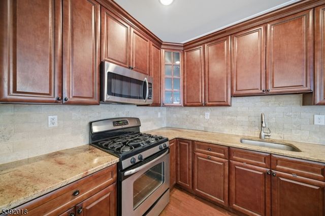 23 Dogwood Ln, Wanaque Boro, NJ 07420