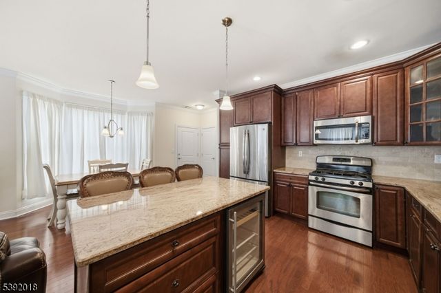 23 Dogwood Ln, Wanaque Boro, NJ 07420