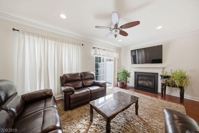 23 Dogwood Ln, Wanaque Boro, NJ 07420