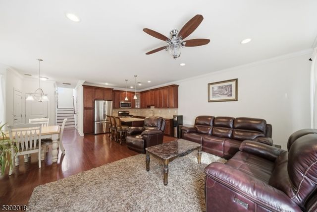 23 Dogwood Ln, Wanaque Boro, NJ 07420