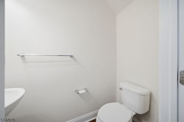 23 Dogwood Ln, Wanaque Boro, NJ 07420